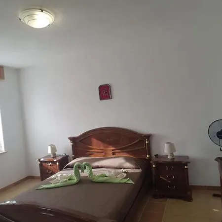 Serenzia Bed and breakfast Lollove